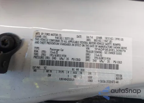 2014 Ford Focus S z USA, uszkodzony, nr VIN 1FADP3E20EL305079